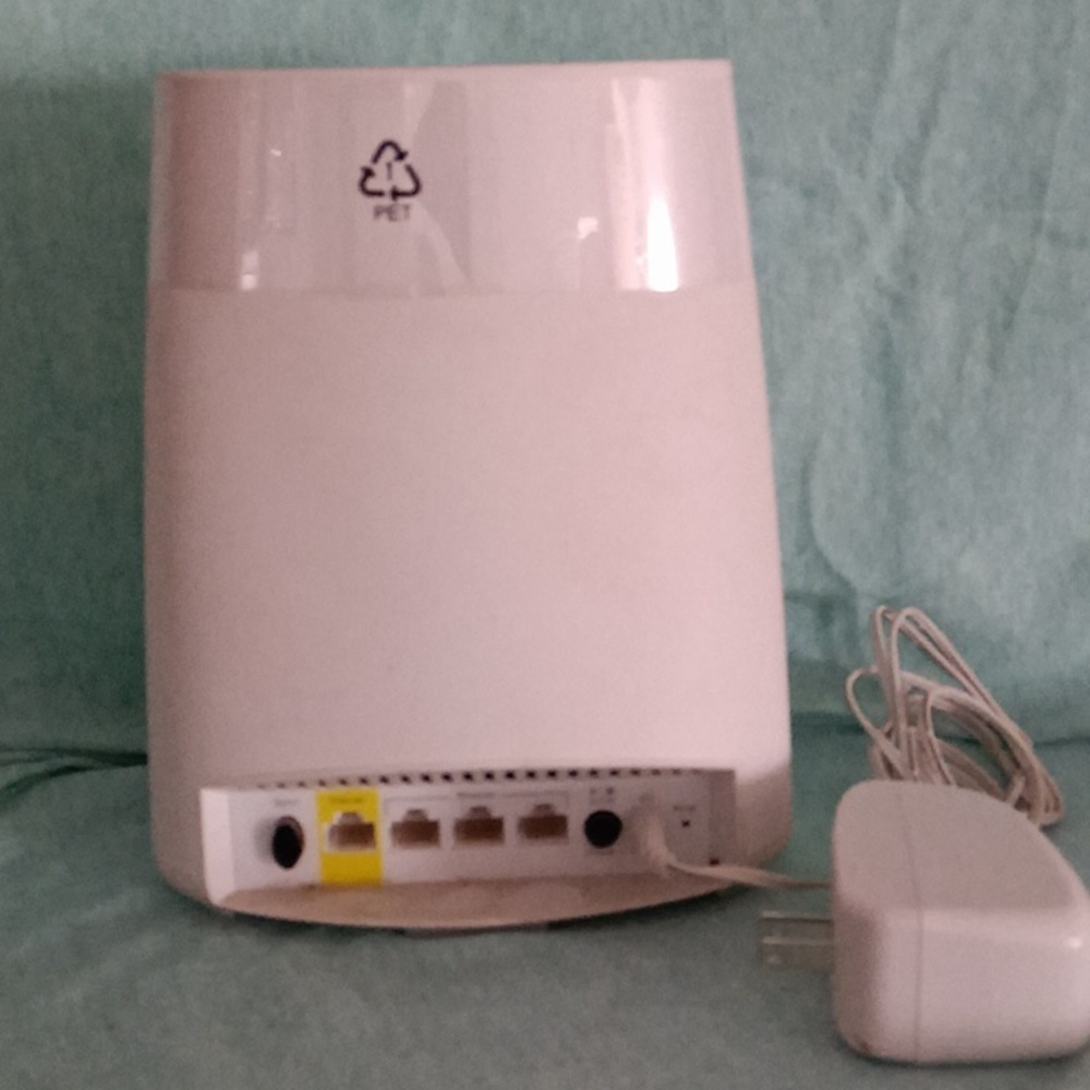 Netgear Orbi RBR40 Whole Home WiFi Router - Picture 2 of 3